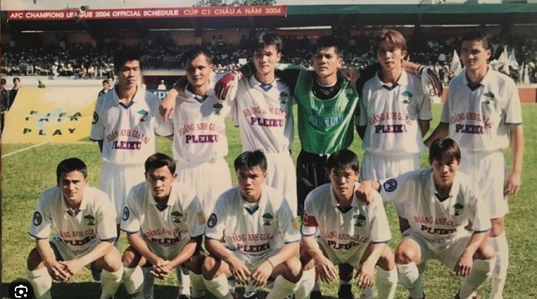 V-League ra đời từ năm 1980, khi mà đất nước còn chưa bước vào thời kỳ cải cách