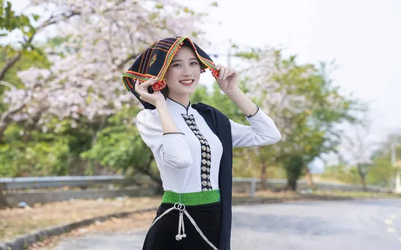top 10 trang phuc truyen thong viet nam mang dam ban sac dan toc